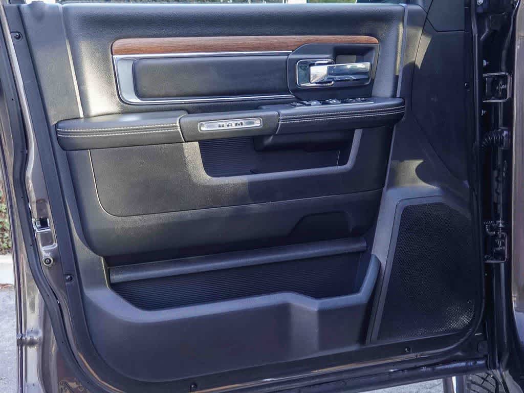 2017 RAM 2500 Laramie Crew Cab 4x4 6'4' Box