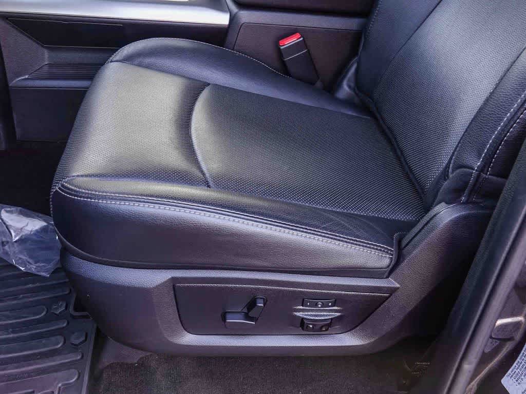 2017 RAM 2500 Laramie Crew Cab 4x4 6'4' Box