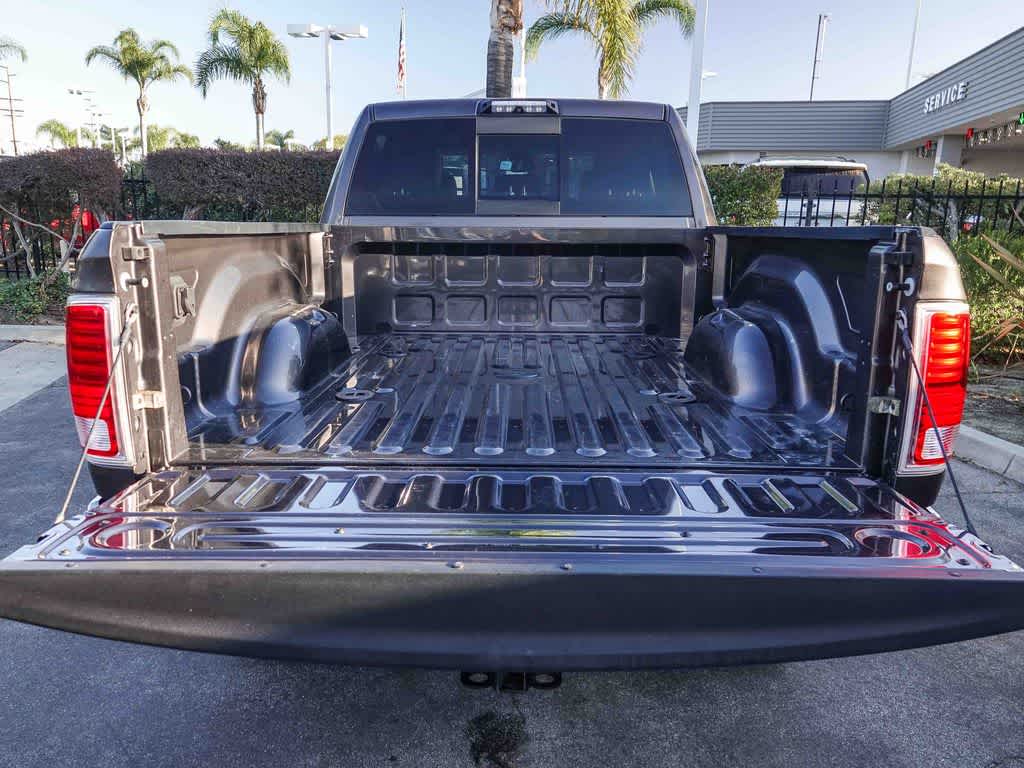 2017 RAM 2500 Laramie Crew Cab 4x4 6'4' Box