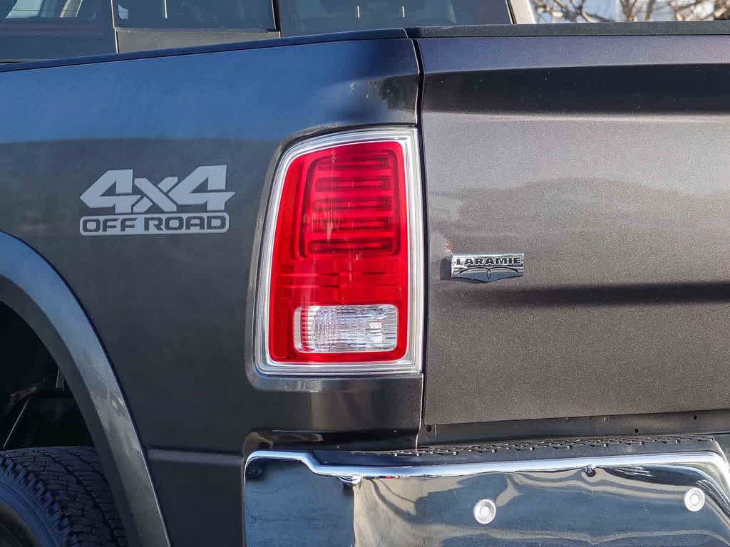 2017 RAM 2500 Laramie Crew Cab 4x4 6'4' Box