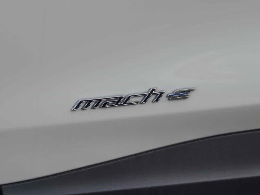 2022 Ford Mustang Mach-E Select