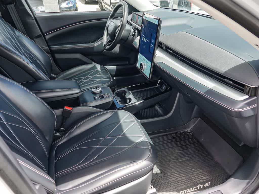 2022 Ford Mustang Mach-E Select