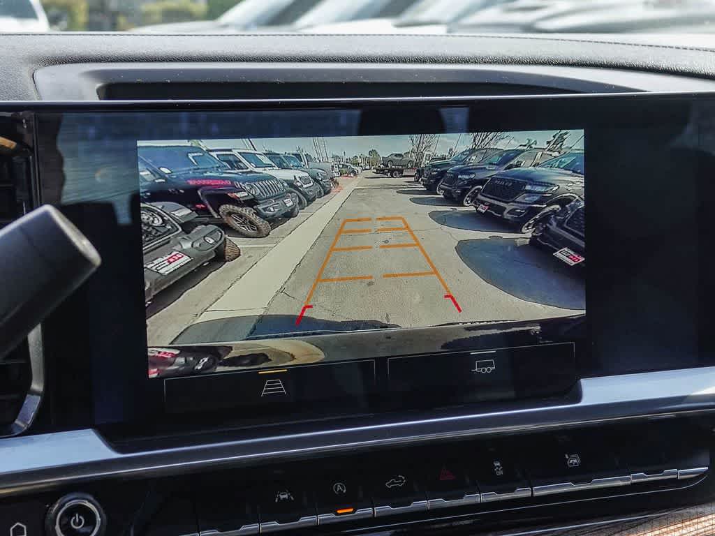 2023 Chevrolet Silverado 1500 2WD Crew Cab Standard Bed LT