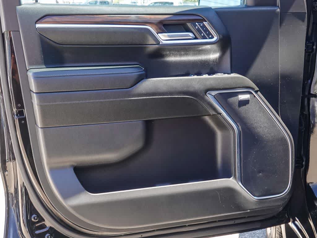 2024 GMC Sierra 1500 4WD Crew Cab Short Box SLT