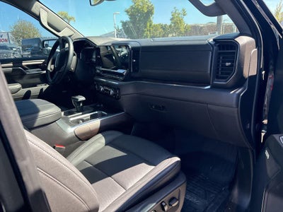 2024 GMC Sierra 1500 4WD Crew Cab Short Box SLT