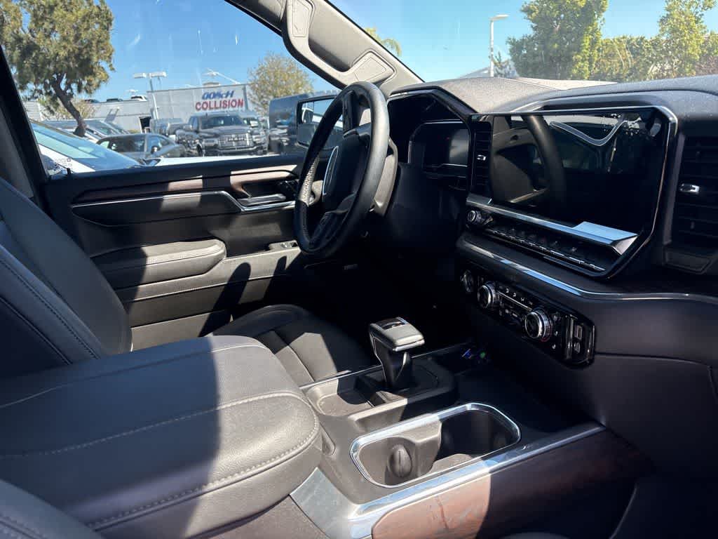 2024 GMC Sierra 1500 4WD Crew Cab Short Box SLT
