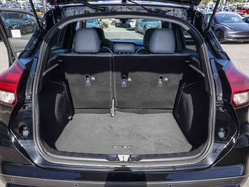 2023 Nissan Kicks SR Xtronic CVT