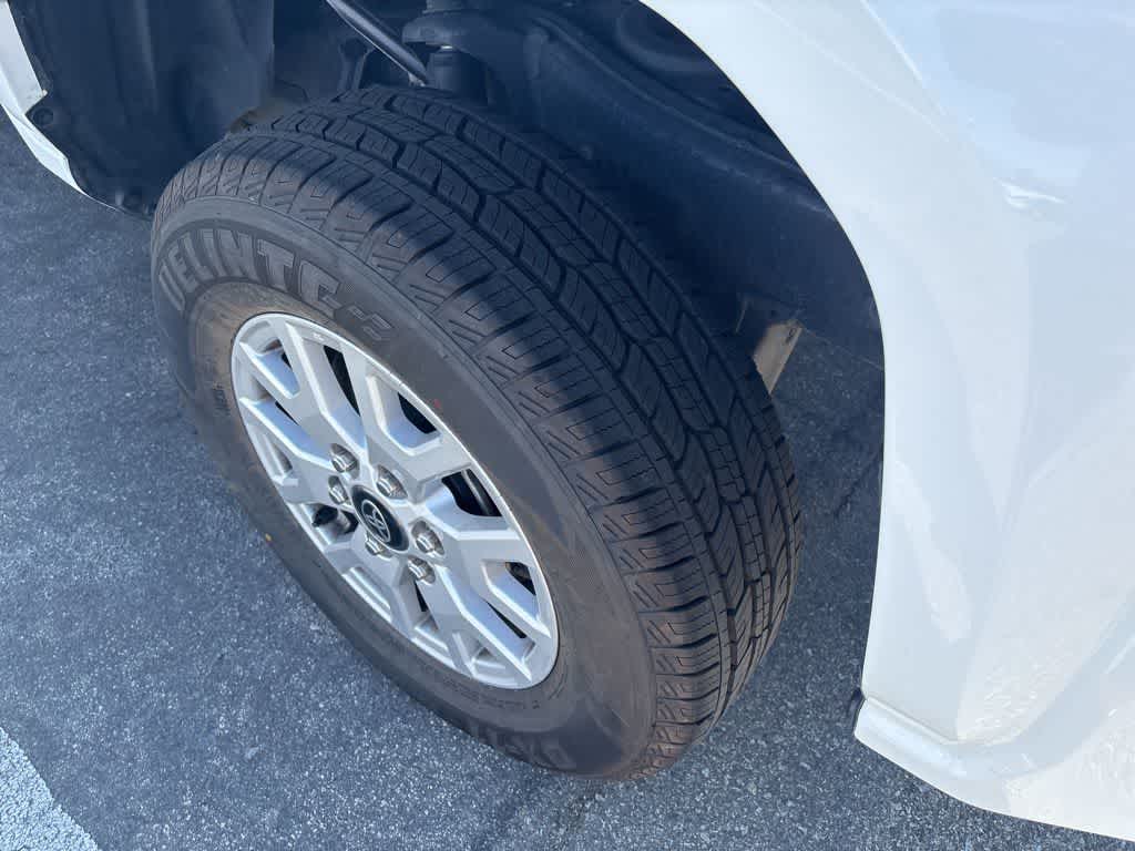 2024 Toyota Tacoma SR5 Double Cab 5 Bed AT