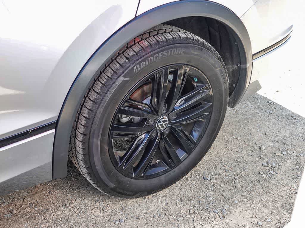 2022 Volkswagen Tiguan SE R-Line Black