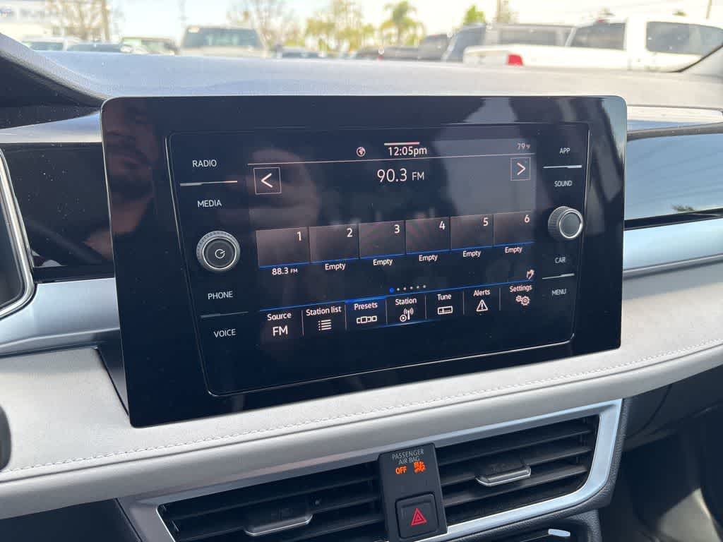 2025 Volkswagen Taos SE