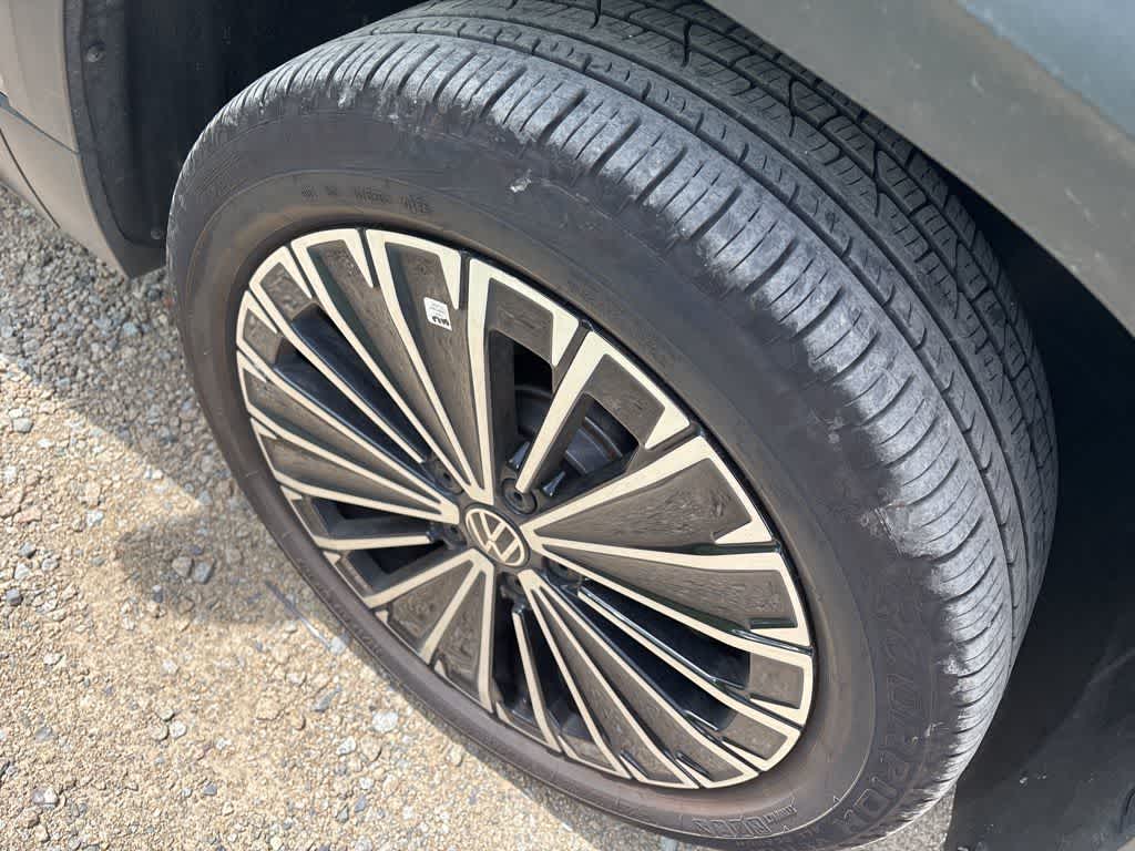 2025 Volkswagen Taos SE