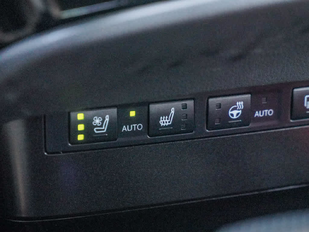 2024 Lexus ES 350 F SPORT Handling
