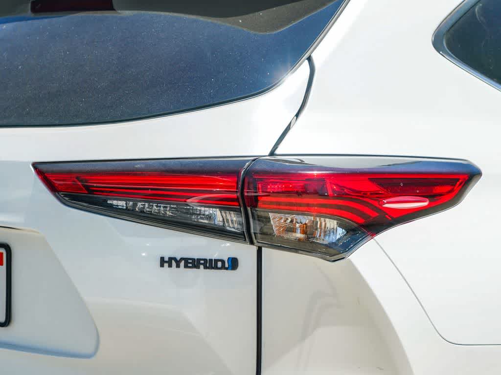 2023 Toyota Highlander Hybrid Platinum