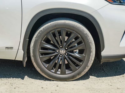 2023 Toyota Highlander Hybrid Platinum