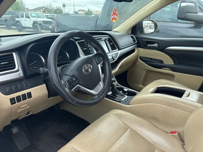 2016 Toyota Highlander XLE V6