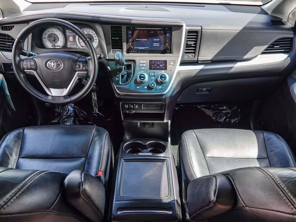 2015 Toyota Sienna SE 8 Passenger