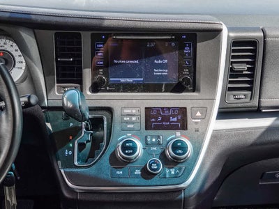 2015 Toyota Sienna SE 8 Passenger