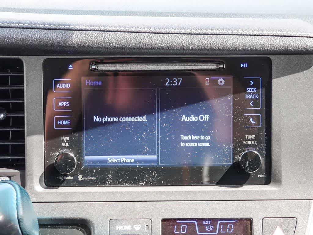 2015 Toyota Sienna SE 8 Passenger