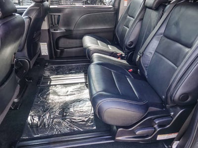 2015 Toyota Sienna SE 8 Passenger