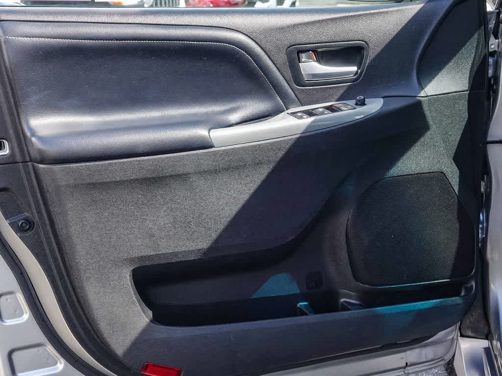 2015 Toyota Sienna SE 8 Passenger