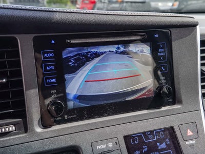 2015 Toyota Sienna SE 8 Passenger