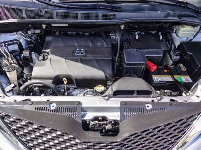 2015 Toyota Sienna SE 8 Passenger