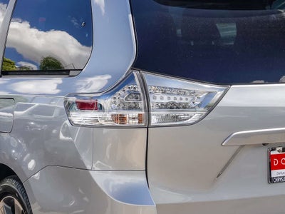 2015 Toyota Sienna SE 8 Passenger
