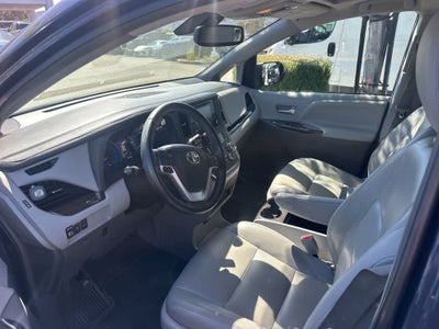 2018 Toyota Sienna XLE Premium