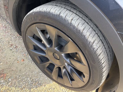 2024 Tesla Model Y Long Range Dual Motor All-Wheel Drive