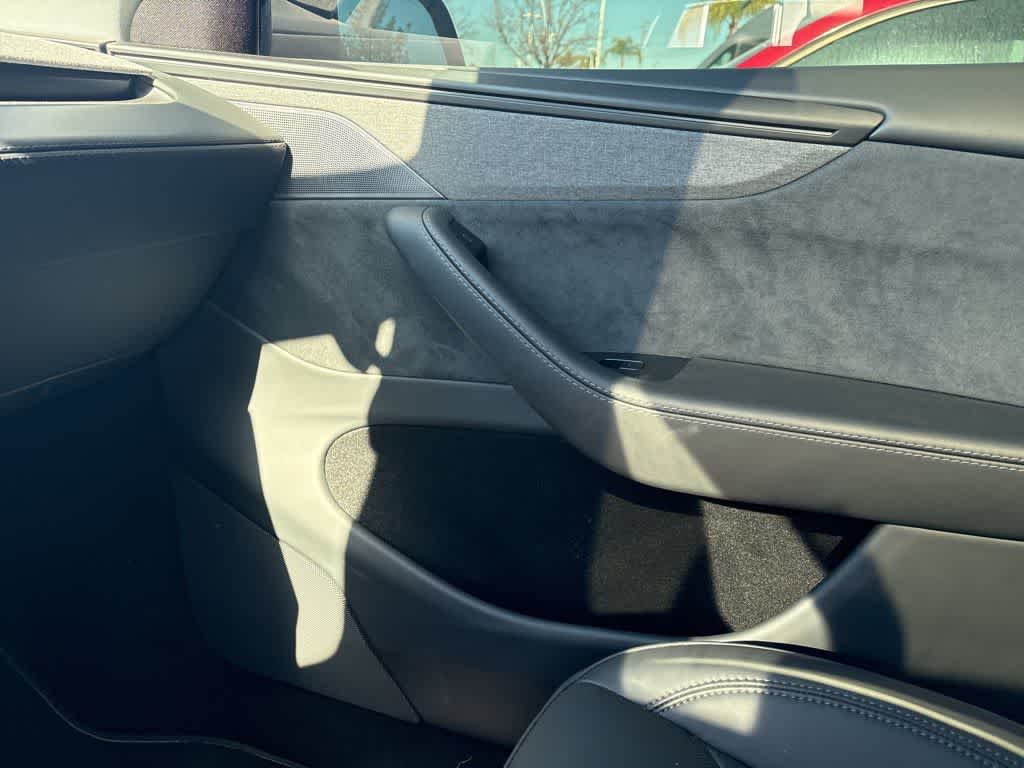 2026 Tesla Model Y Premium Rear-Wheel Drive