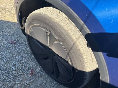 2026 Tesla Model Y Premium Rear-Wheel Drive