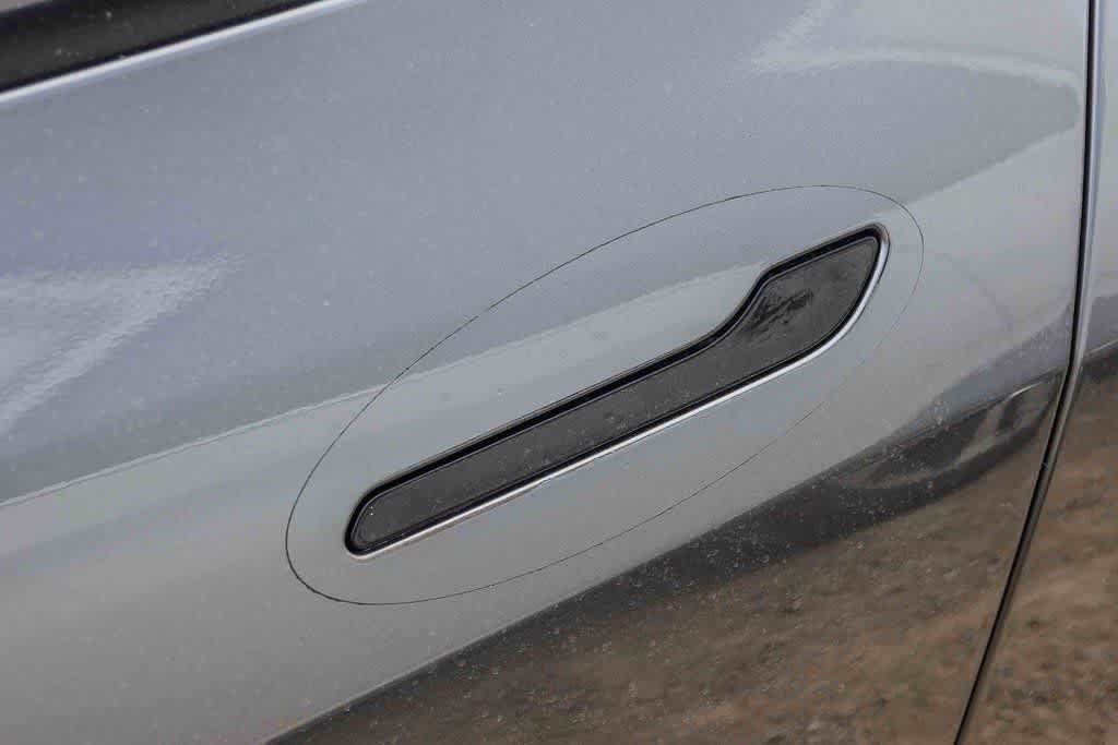 2025 Tesla Model Y Long Range Dual Motor Rear-Wheel Drive