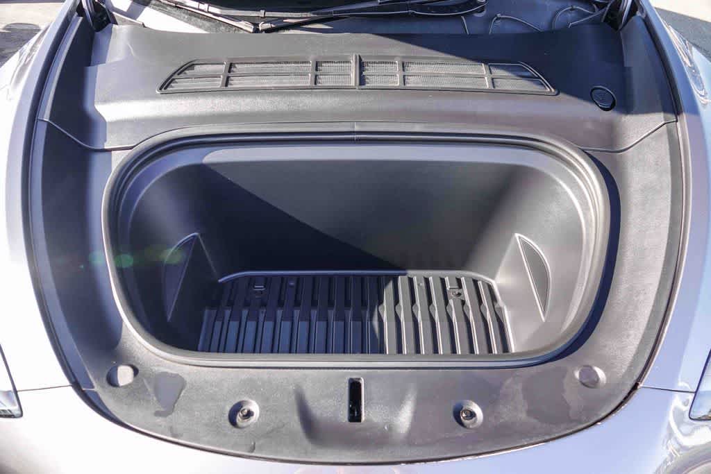 2025 Tesla Model Y Long Range Dual Motor Rear-Wheel Drive