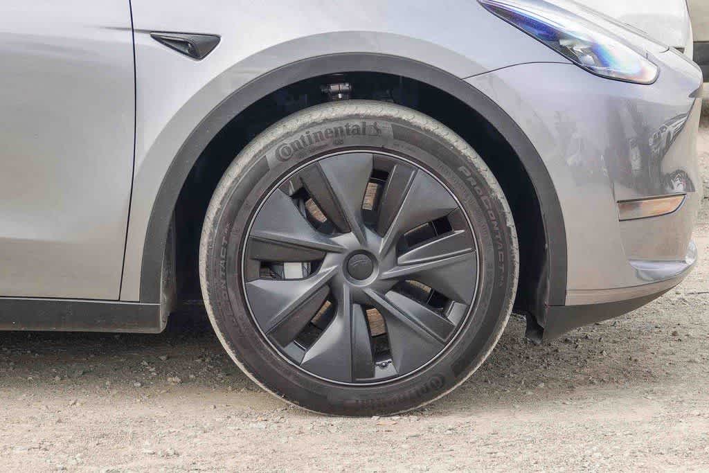 2025 Tesla Model Y Long Range Dual Motor Rear-Wheel Drive