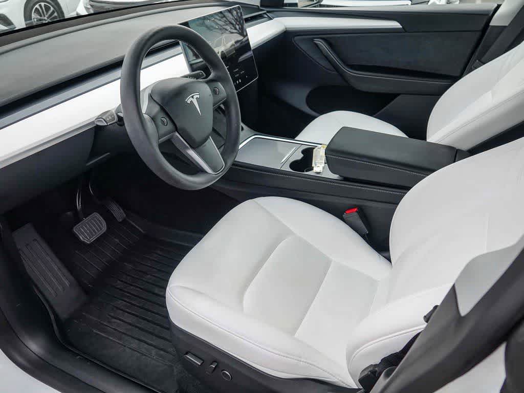 2025 Tesla Model Y Long Range Dual Motor Rear-Wheel Drive