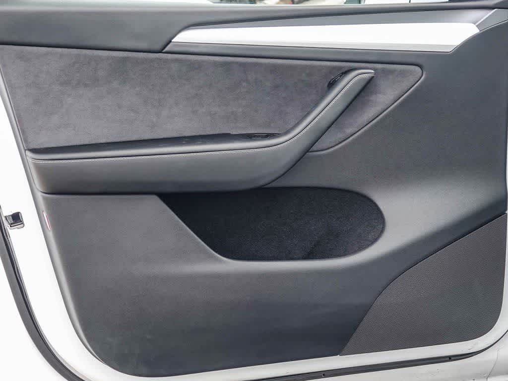 2025 Tesla Model Y Long Range Dual Motor Rear-Wheel Drive