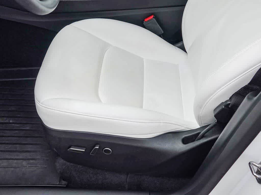 2025 Tesla Model Y Long Range Dual Motor Rear-Wheel Drive