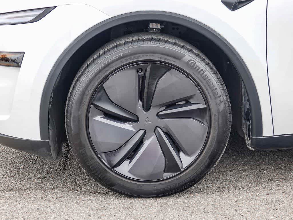 2026 Tesla Model Y Premium Rear-Wheel Drive