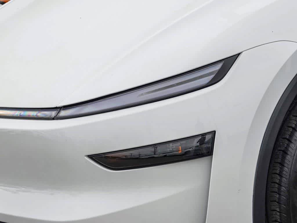 2026 Tesla Model Y Premium Rear-Wheel Drive