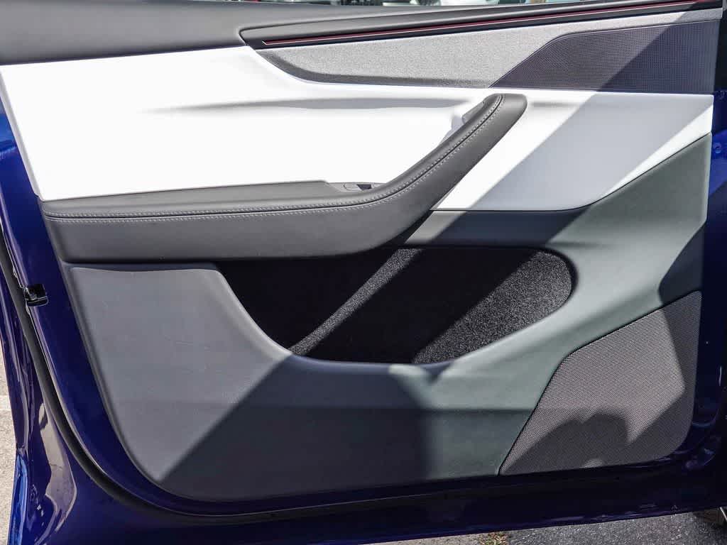 2026 Tesla Model Y Standard Rear-Wheel Drive