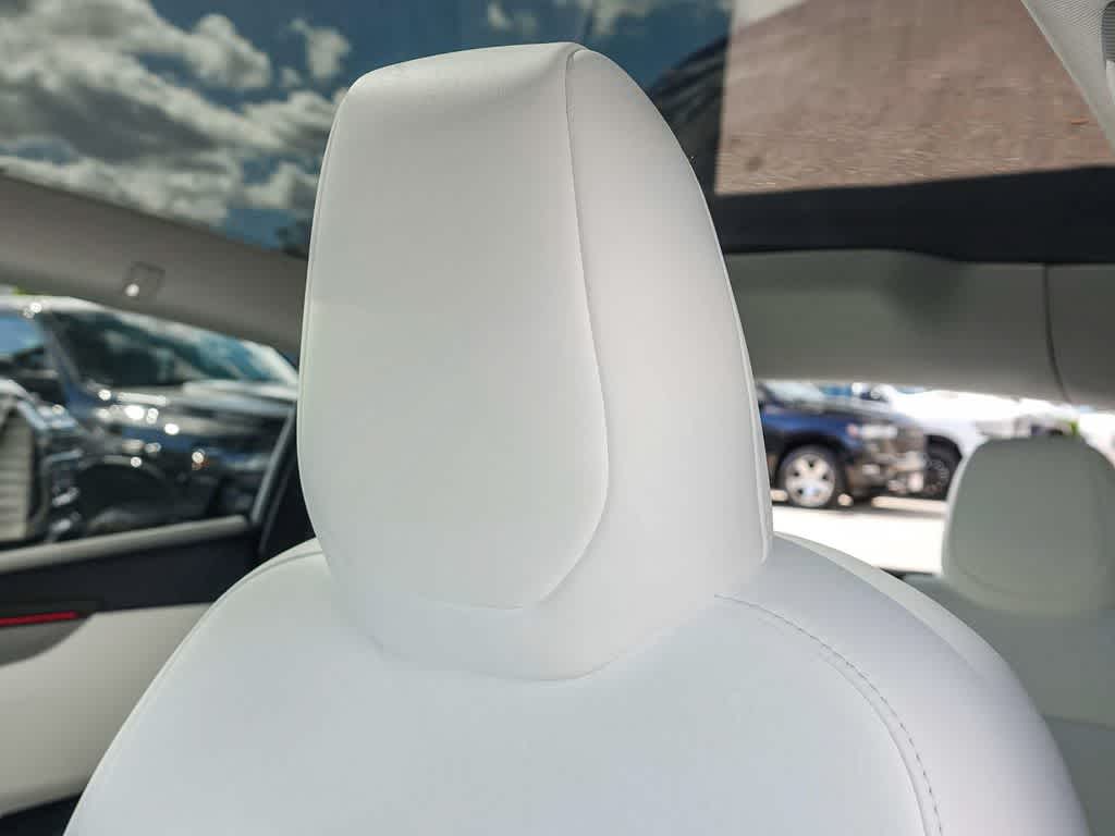 2026 Tesla Model Y Standard Rear-Wheel Drive