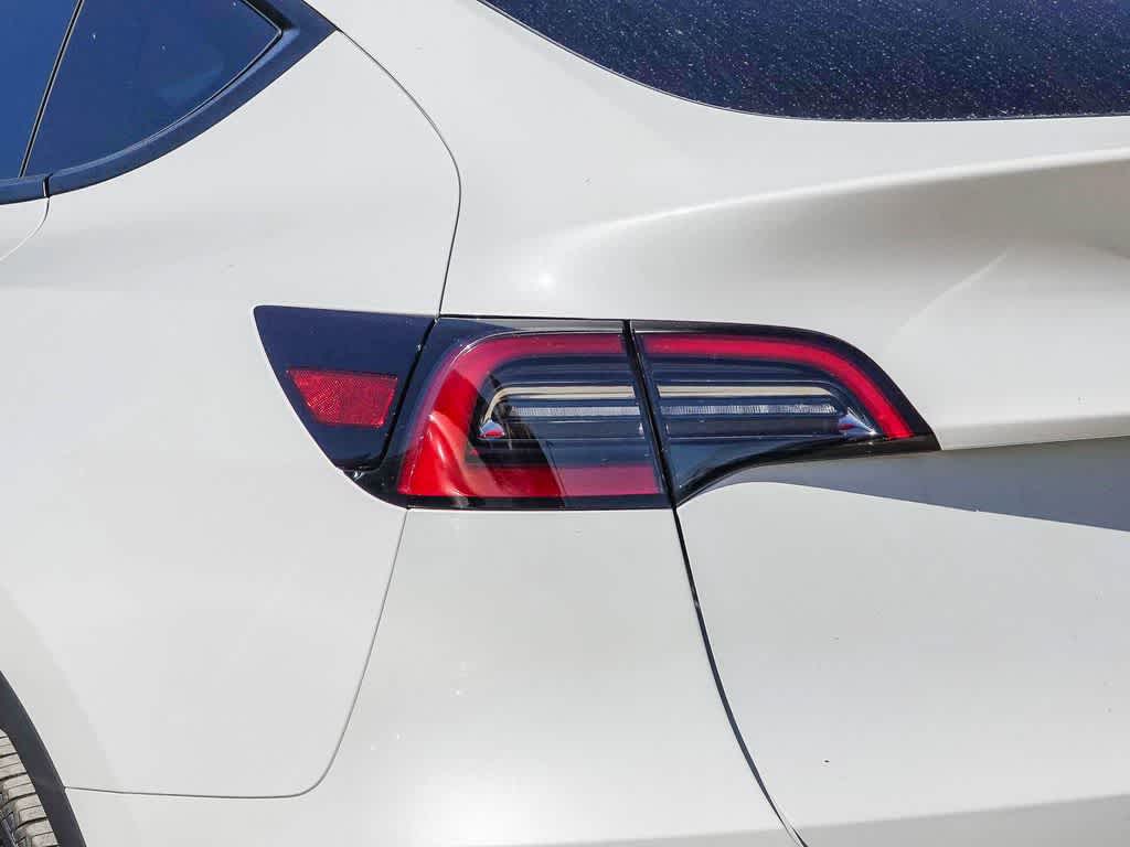 2024 Tesla Model Y RWD