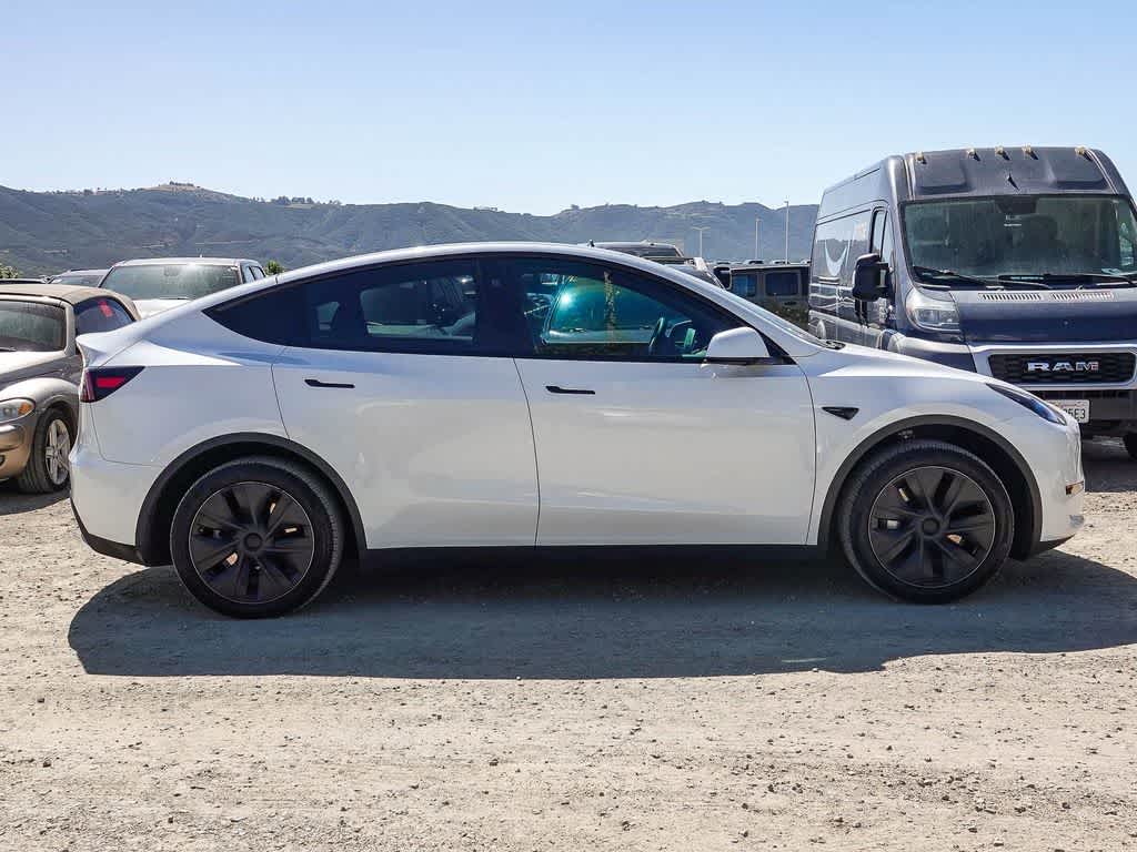 2024 Tesla Model Y RWD