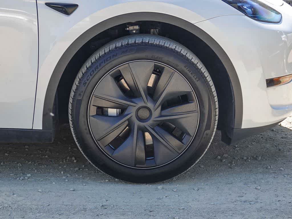 2024 Tesla Model Y RWD