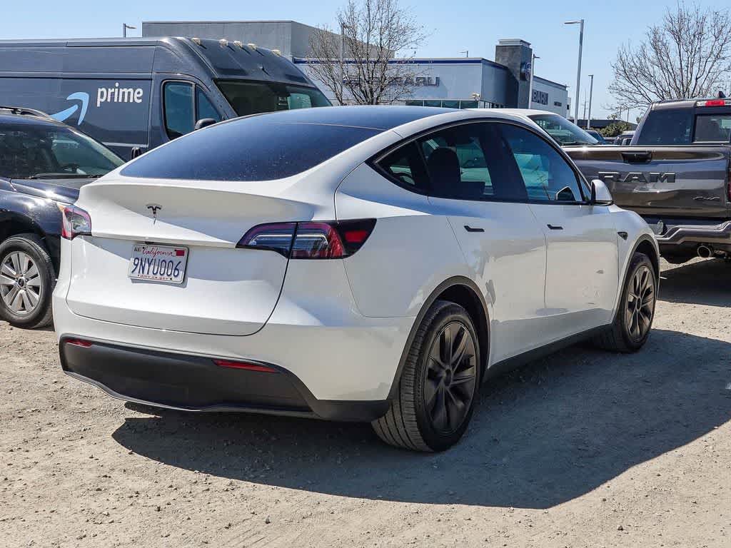 2024 Tesla Model Y RWD