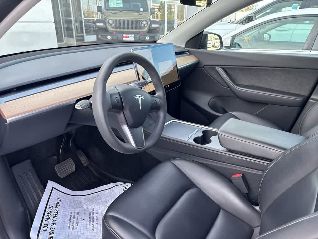 2022 Tesla Model Y Long Range Dual Motor All-Wheel Drive