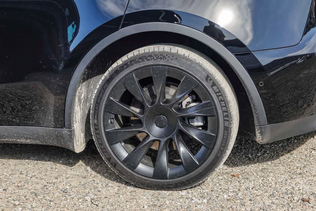 2022 Tesla Model Y Long Range Dual Motor All-Wheel Drive