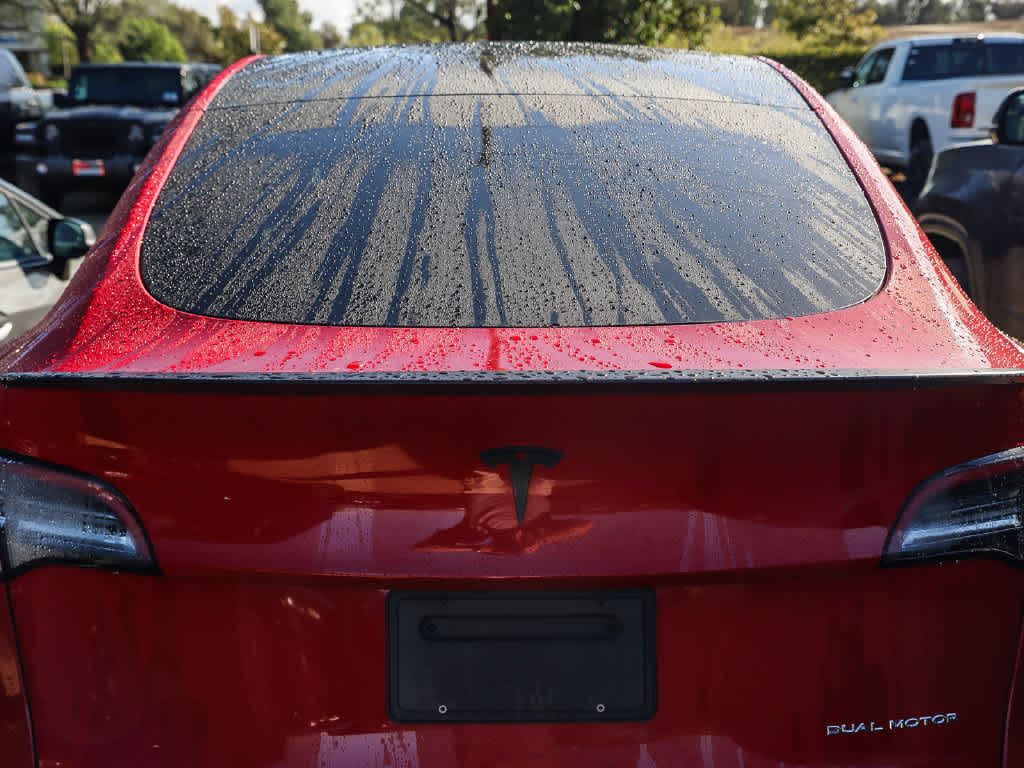 2022 Tesla Model Y Long Range Dual Motor All-Wheel Drive