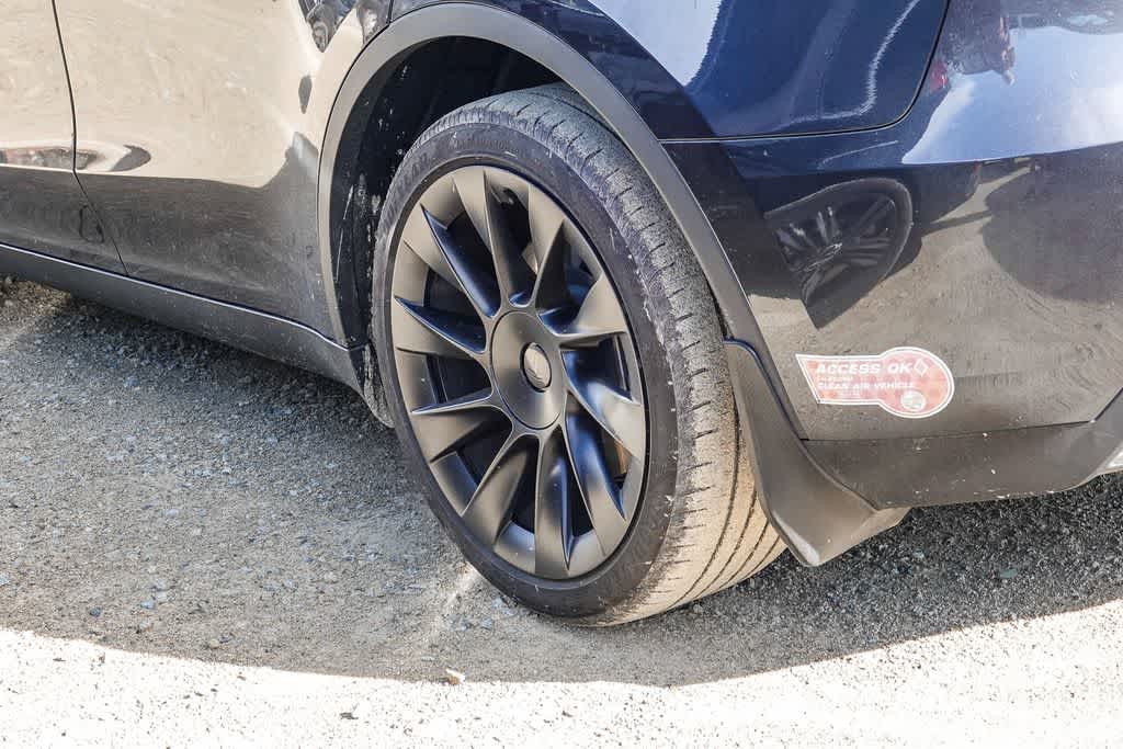 2024 Tesla Model Y Long Range Dual Motor All-Wheel Drive