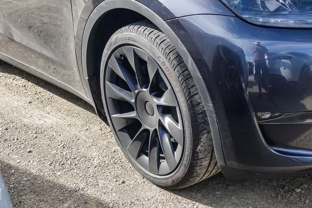 2024 Tesla Model Y Long Range Dual Motor All-Wheel Drive